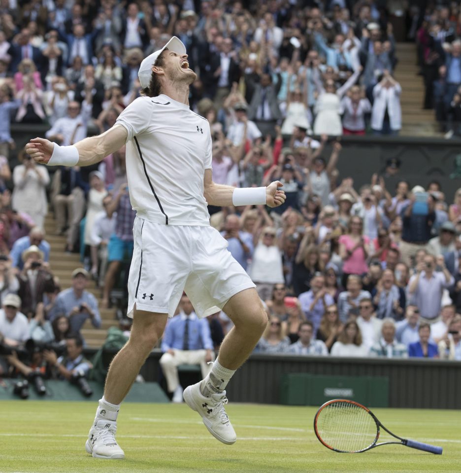  Andy Murray breaks down in emotion after storming to victory at Wimbledon