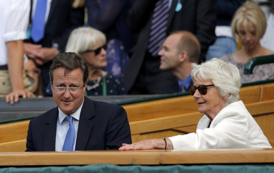  David Cameron watched Murray win Wimbledon title with his mum