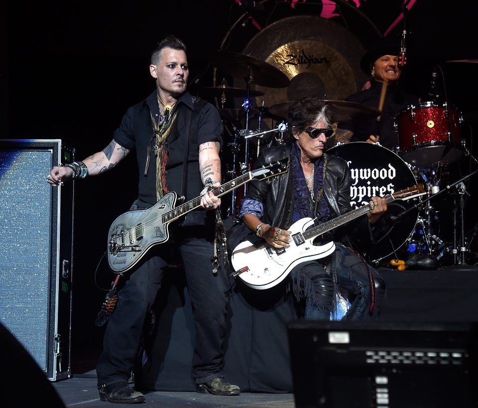  Joe Perry collapsed onstage during the Hollywood Vampires show last night