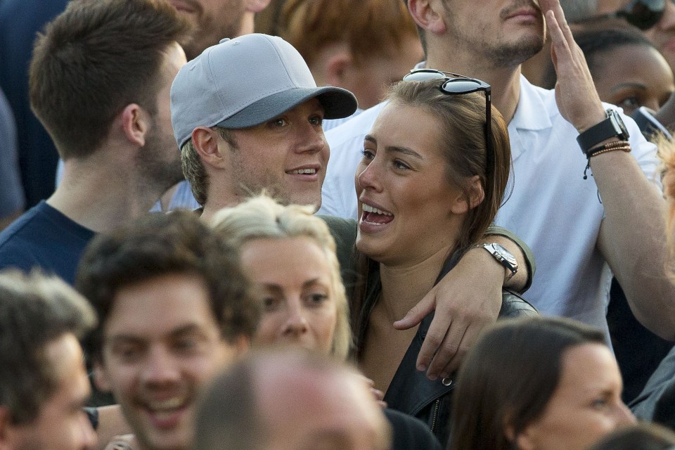  Niall cuddles up to his new girlfriend during British Summertime Festival in Hyde Park