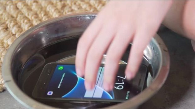 A leading product review site says the 'water-resistant' Samsung Galaxy S7 failed a liquid immersion test