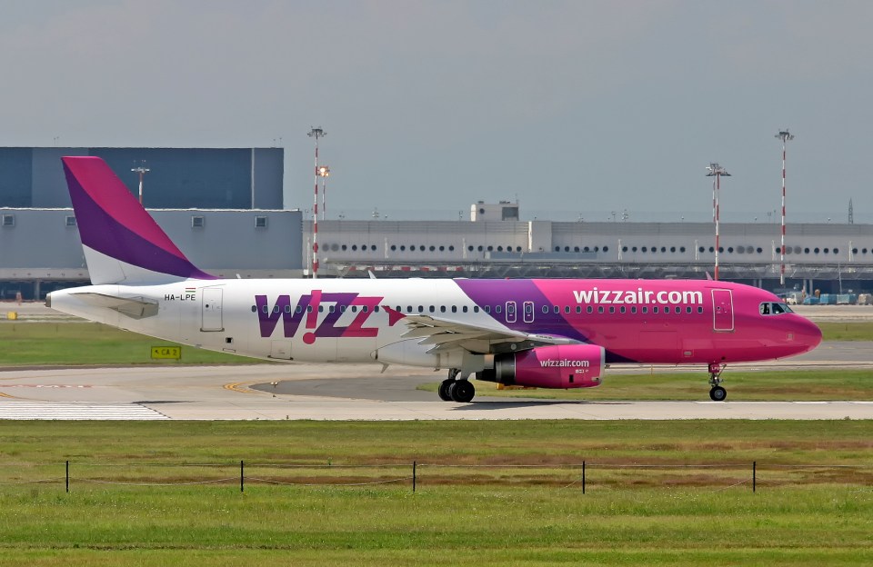  Wizz Air apologised to its customers for the massive delay