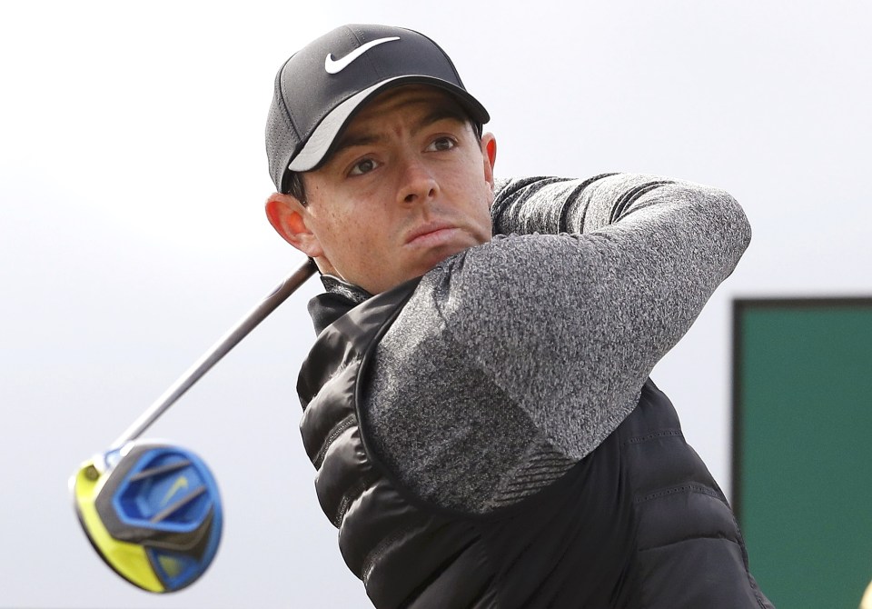  McIlroy tees off at the 16th on his practice round at Troon earlier this week