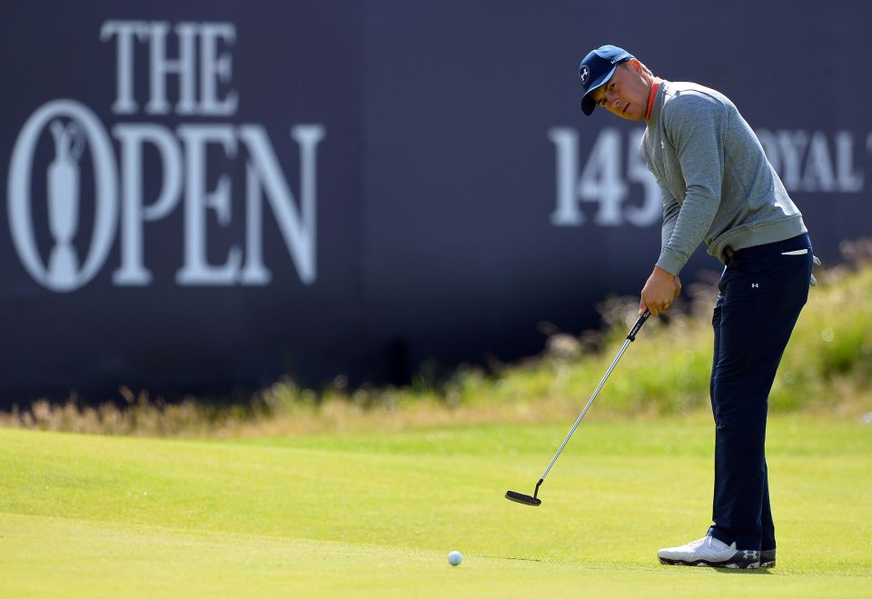  Jordan Spieth putts on the 18th during his practice round at The Open