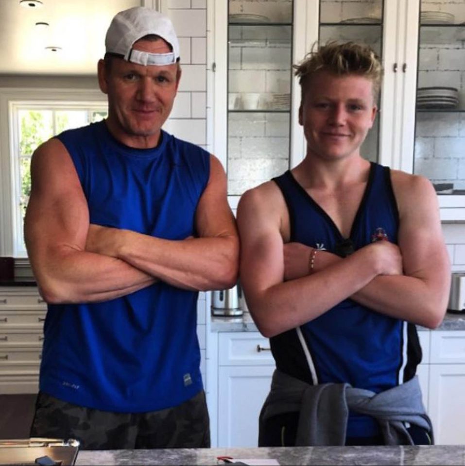  Gordon Ramsay flexes his muscles with son Jack