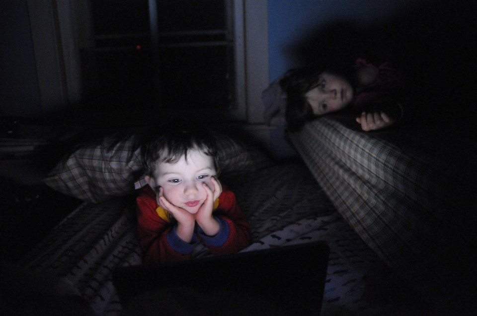  TV trouble ... the study found kids that stayed up late at night had a greater chance of becoming obese