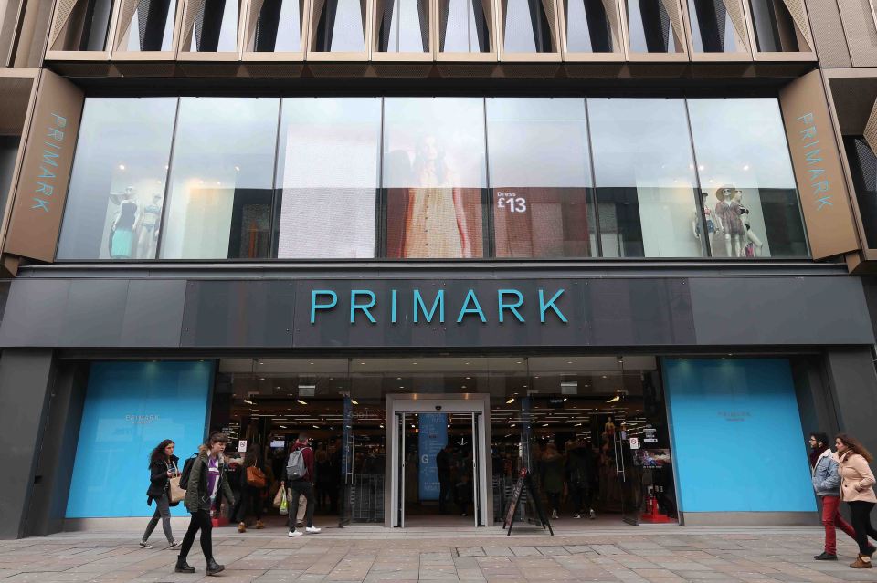  Primark ... tot was snatched by the two teens in store