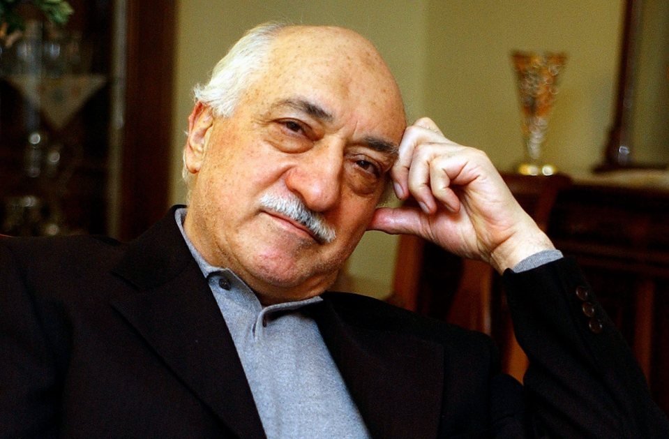  President Erdogan blames his old enemy Fethullah Gulen for last night's attempted coup