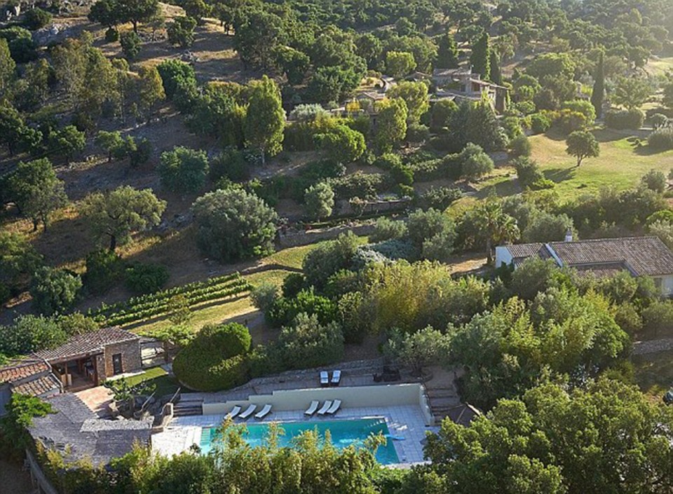  There are several cottages on site for guests