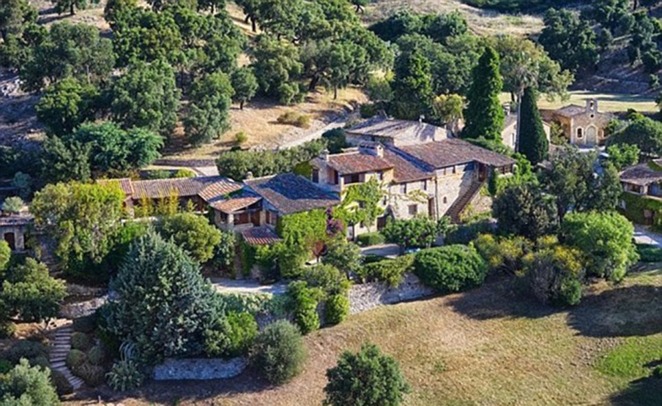  Johnny's large estate is 17 miles from St Tropez