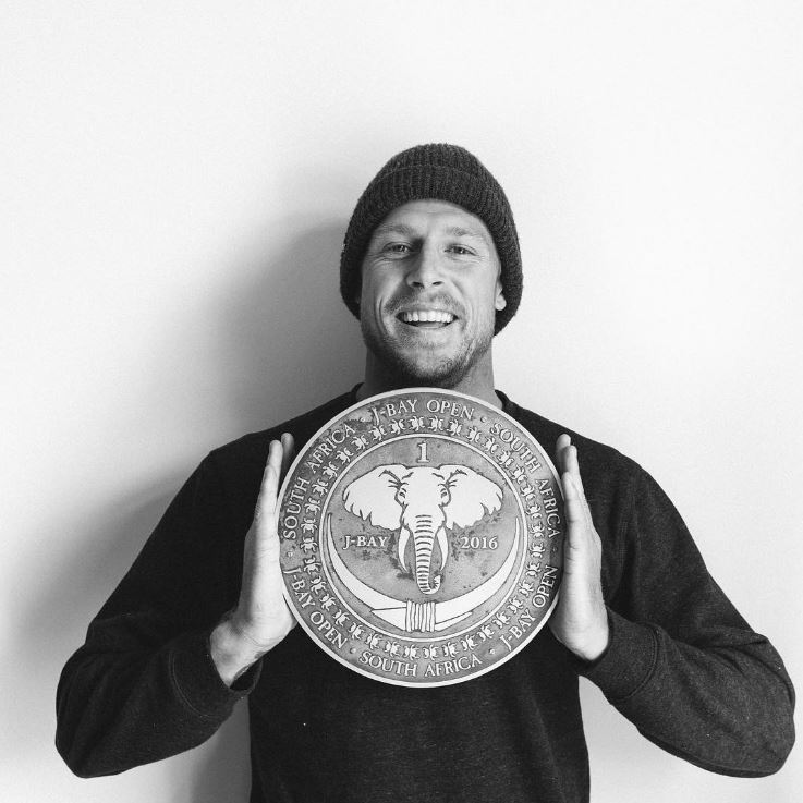  Mick Fanning tweeted a pic of him with the J-Bay Open trophy