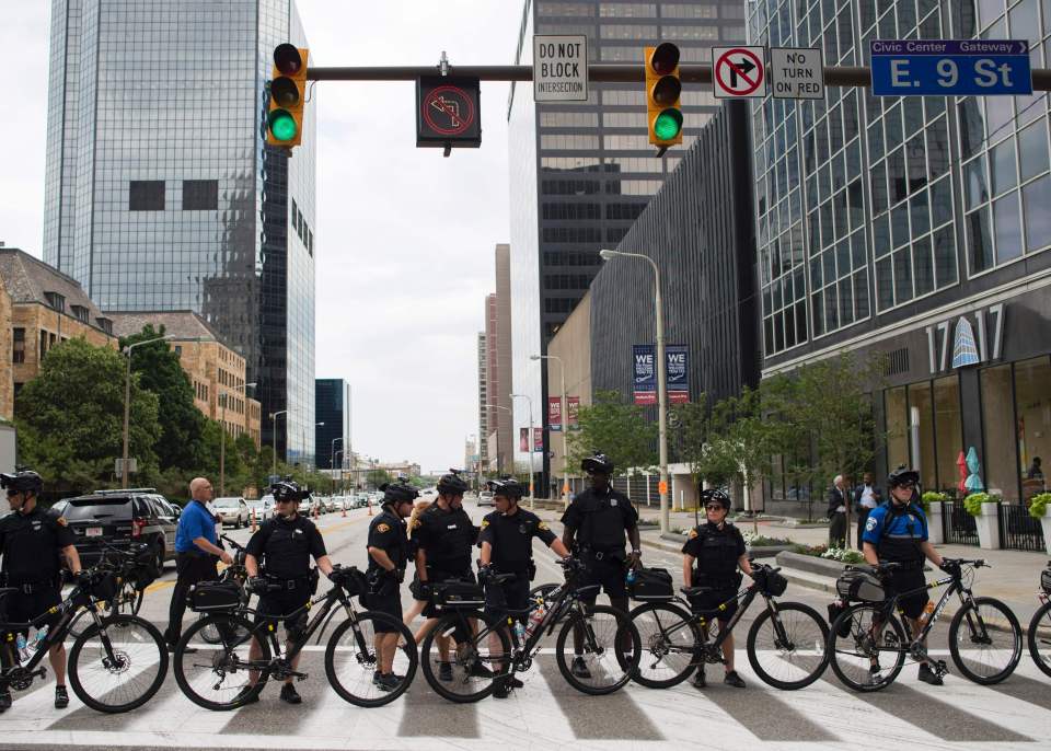  5000 police were brought into the area to keep the peace