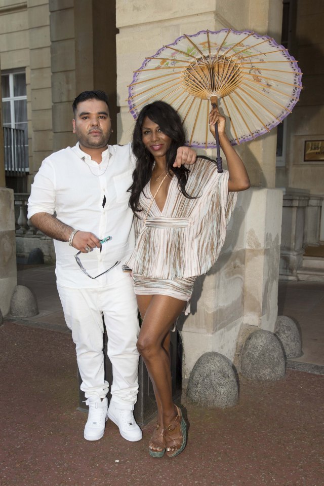  Simon's close pal and former girlfriend Sinitta was at the bash