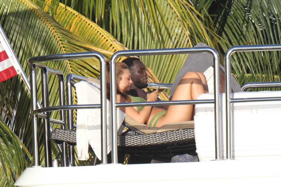 Lukaku relaxes on the yacht before returning to Everton for pre-season action