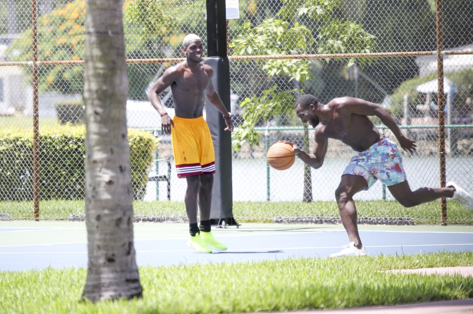 Pogba and Lukaku play basketball in the Miami heat