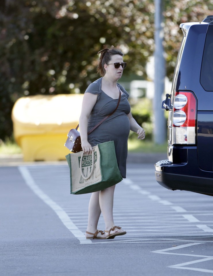 Natalie looked ready to pop on the shopping trip 