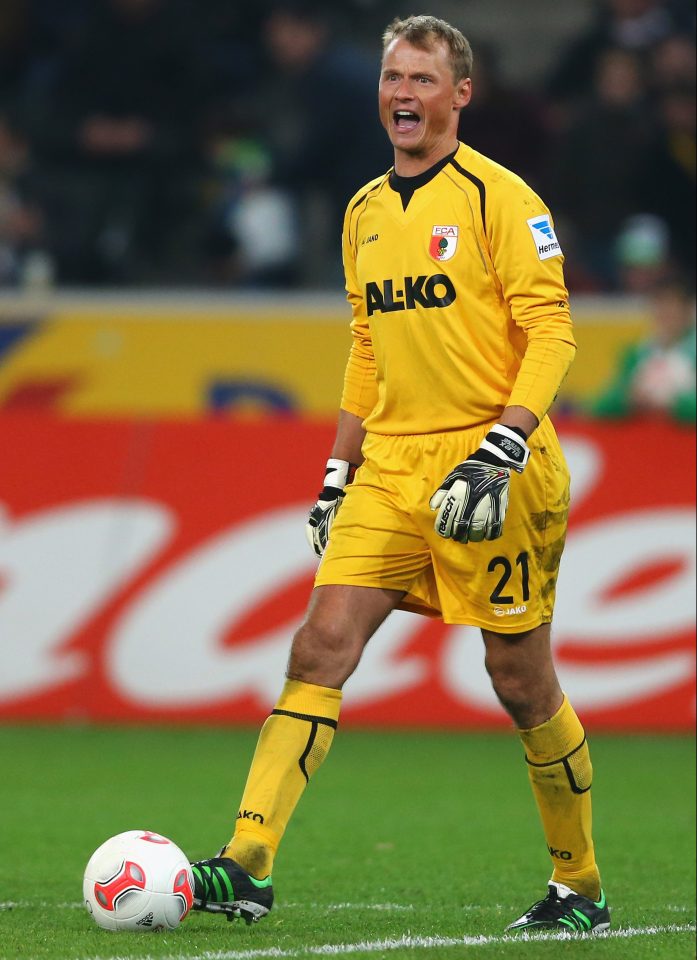  Former Arsenal goalkeeper Alex Manninger joined on a free transfer today