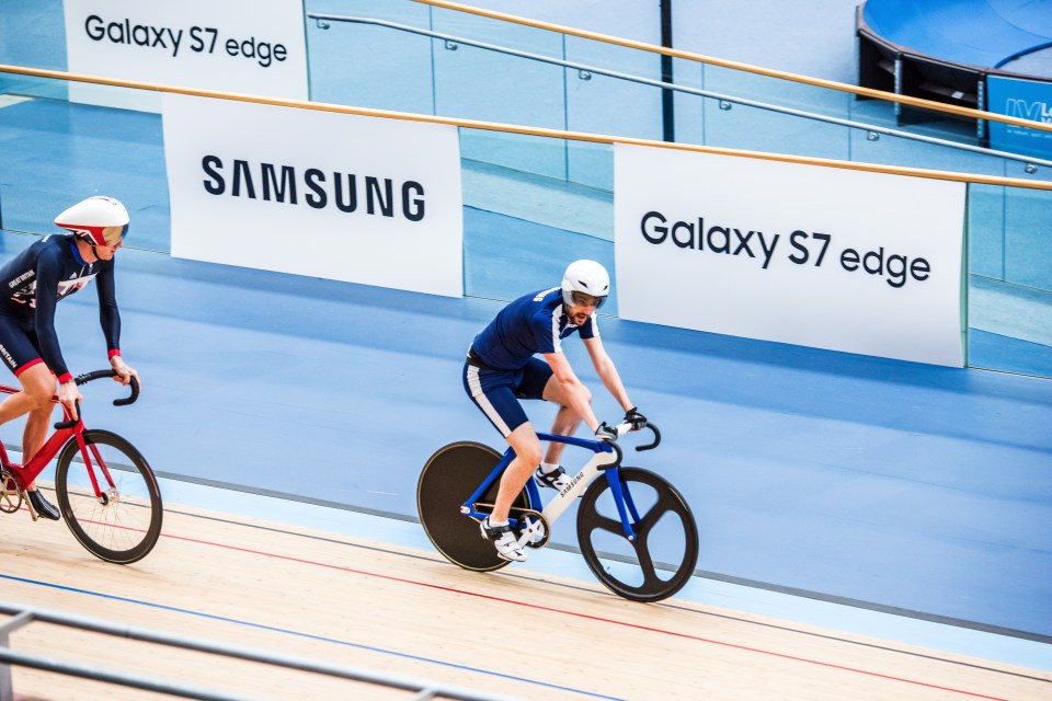  On yer bike ...Jack gets saddled-up to take on Olympic champ Sir Bradley at his own game