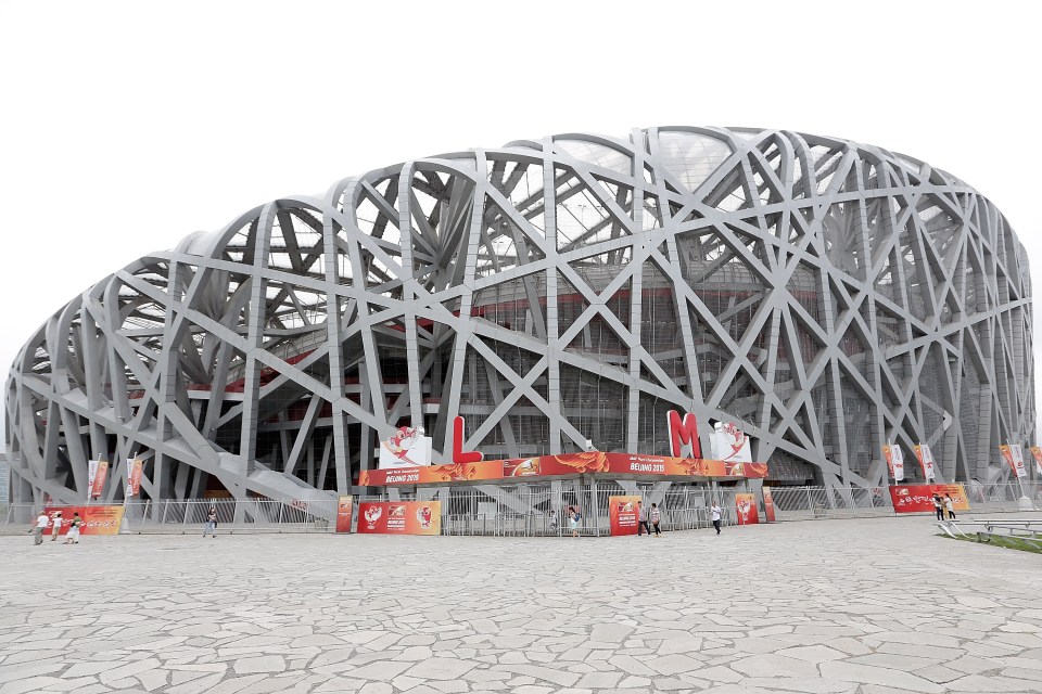  The pitch in the Bird's Nest stadium had been hit by a fungal infection