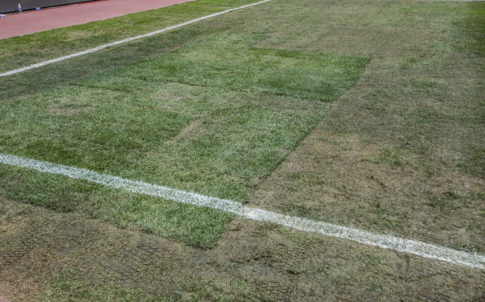  Shocking state of the pitch at the Bird's Nest stadium at Beijing this morning