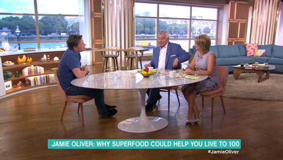  Eamonn Holmes' phone rang as he spoke to Jamie Oliver about superfoods