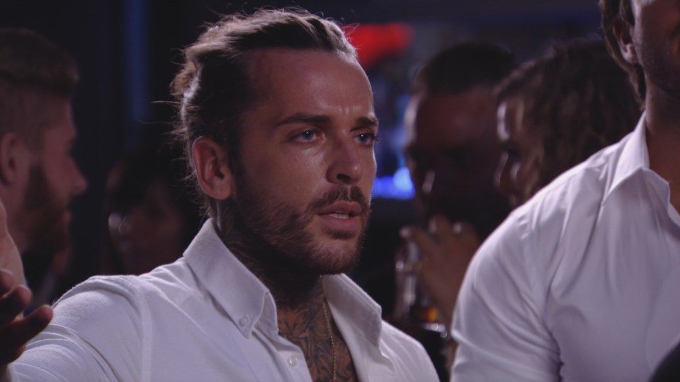  Pete Wicks buys Megan a pricey present - then has a row with Mike Hassini