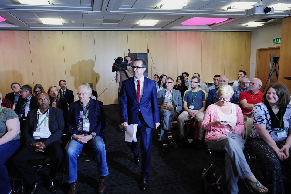  Labour leadership rival Owen Smith has rejected claims his Ministry of Labour policy was stolen from the Corbyn camp