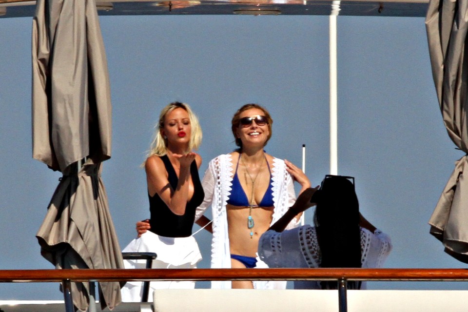 Lindsay Lohan enjoying her time with Holfit Golan some friends, days after split with Egor Tarabasov