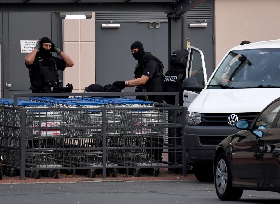  Heavily-armed police were seen around the Weserpark complex after a patient escaped from a nearby psychiatric hospital