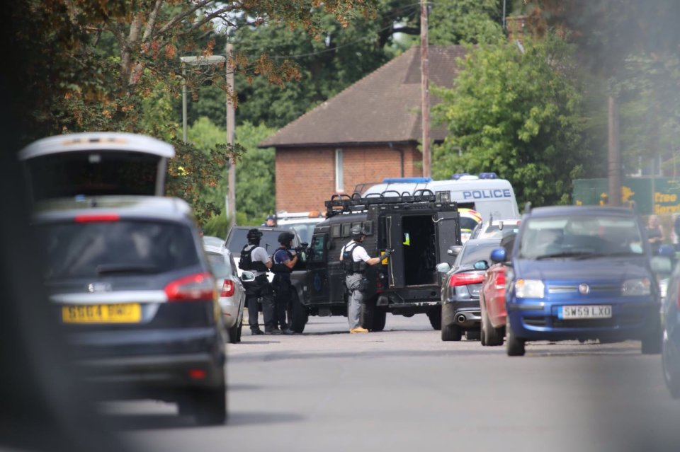  Reports of a gunman sparked an hour long seige