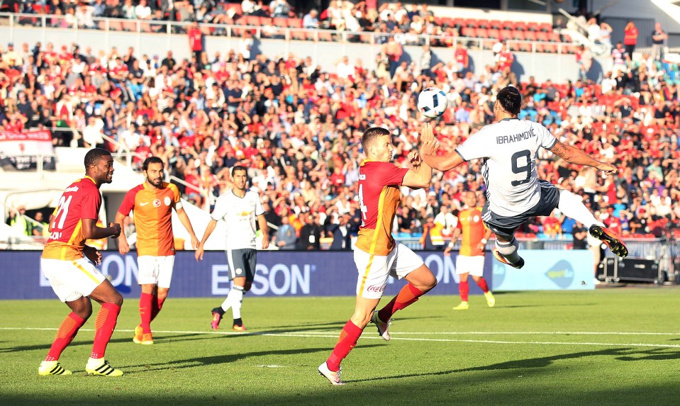  Zlatan Ibrahimovic lscored an overhead kick four minutes into his first Manchester United game