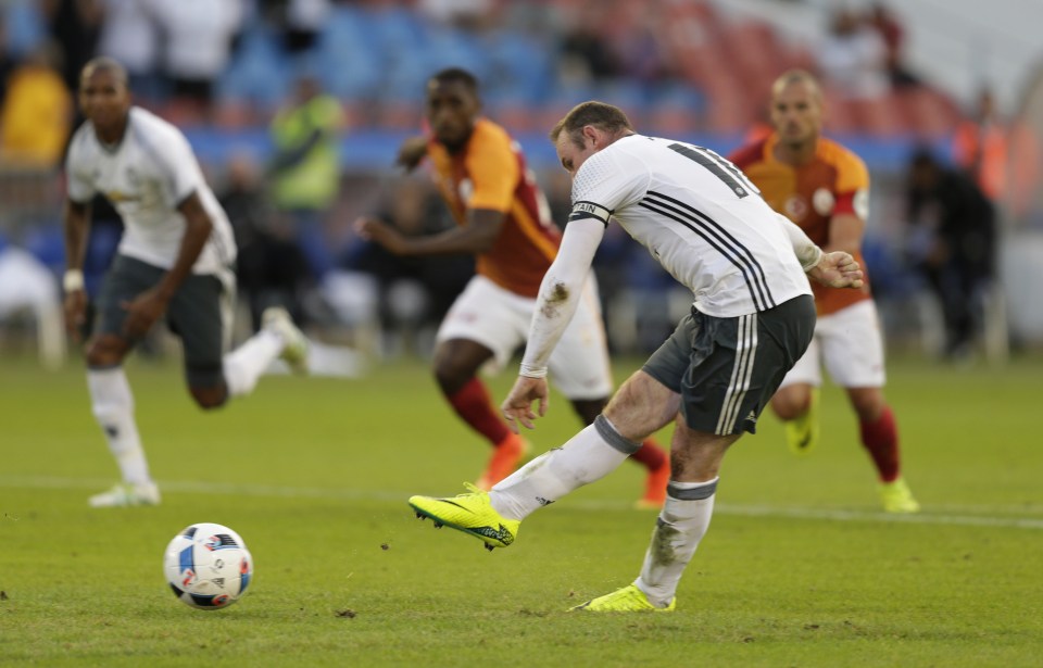  Wayne Rooney crashed home the penalty that Manchester United team-mate Marcus Rashford had won with a brilliant piece of individual skill