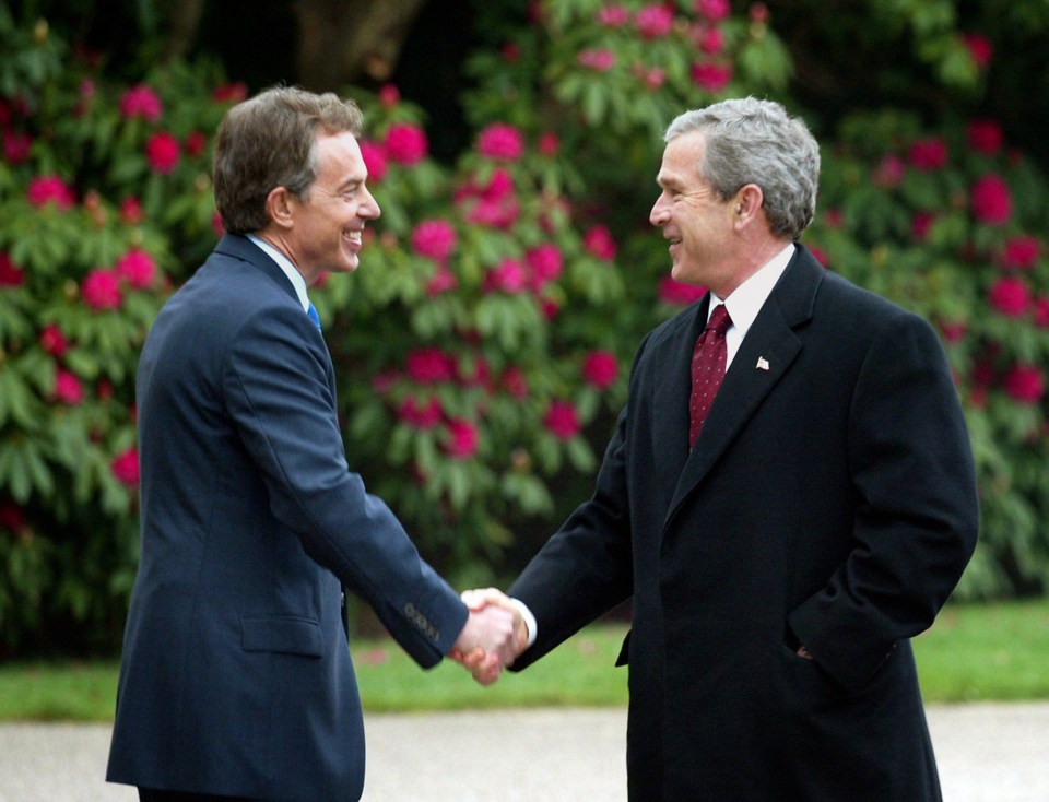 Blair welcomes Bush.