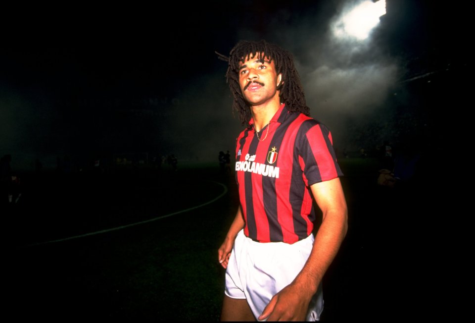  Silvio Berlusconi broke the world record transfer fee when he brought Ruud Gullit to Milan