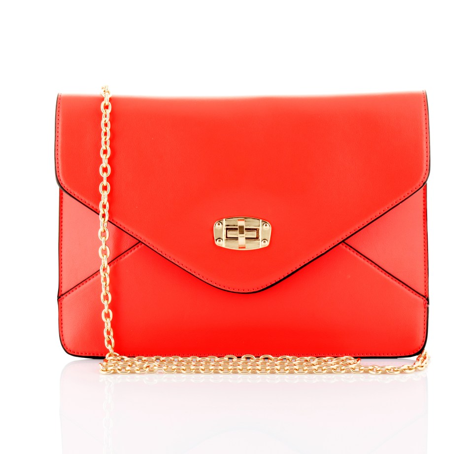  90% of purses and wallets carry bacteria like staphylococcus