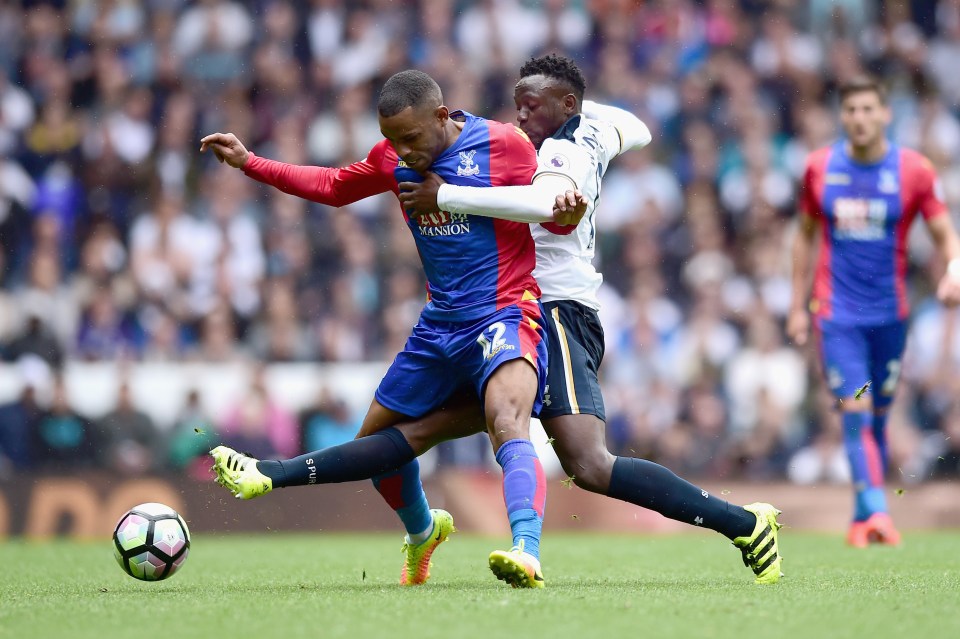  Victor Wanyama in action for Tottenham on his first start for club at White Hart Lane