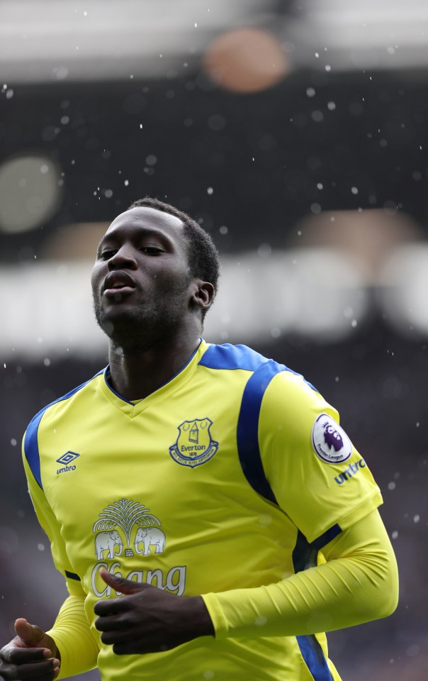  Romelu Lukaku will be up against Ryan Shawcross at Goodison Park