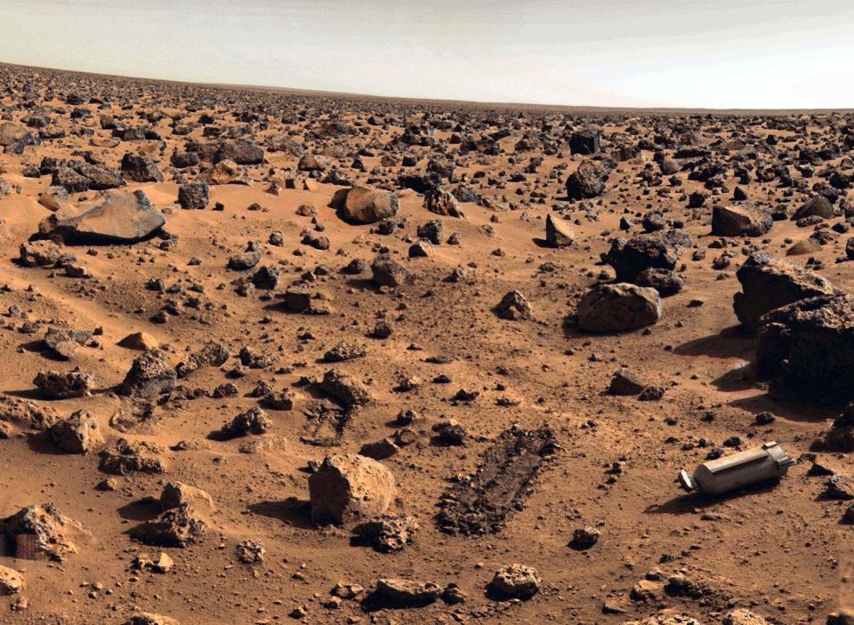  Who would live in a place like this? A photo of the barren Martian surface