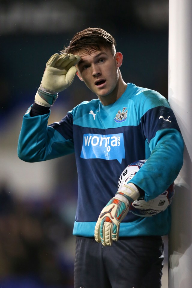  Young goalkeeper Freddie Woodman has signed a new contract