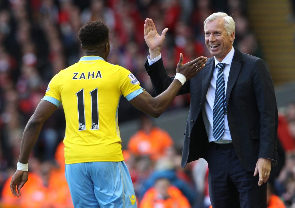  Alan Pardew has accused Tottenham of tapping up Zaha