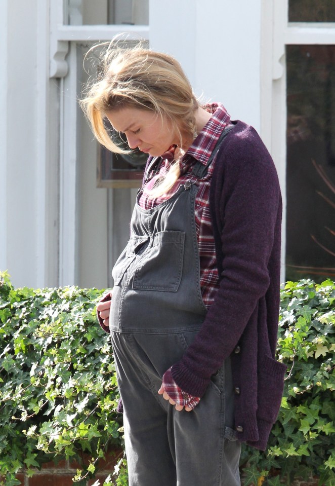  While she didn't get the happy ending she'd hoped for with Mark Darcy, Bridget is pregnant in the new movie