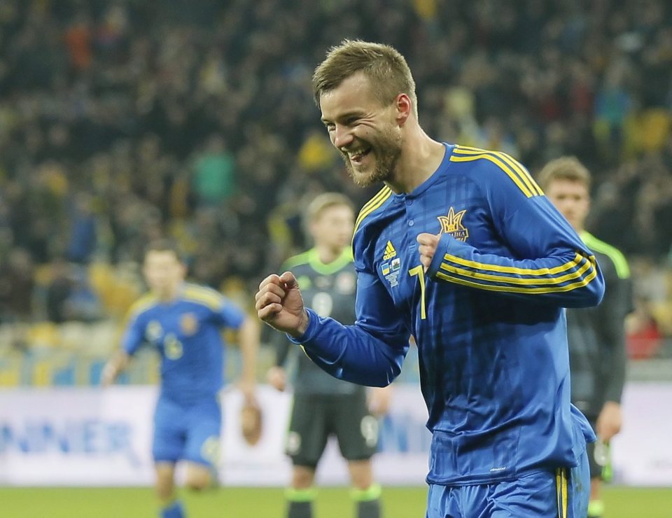  Mauricio Pochettino is weighing up a move for Kiev winger Andriy Yarmolenko