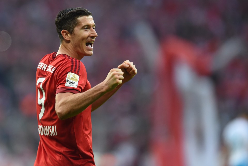  Arsene Wenger is hoping to sign Bayern Munich ace Robert Lewandowski