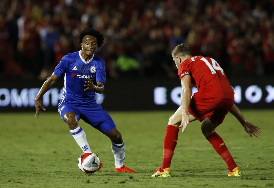 Football - Liverpool v Chelsea - International Champions Cup - Rose Bowl, Pasadena, California, United States of America - 27/7/16 Chelsea's Juan Cuadrado in action with Liverpool's Jordan Henderson Reuters / Mario Anzuoni Livepic