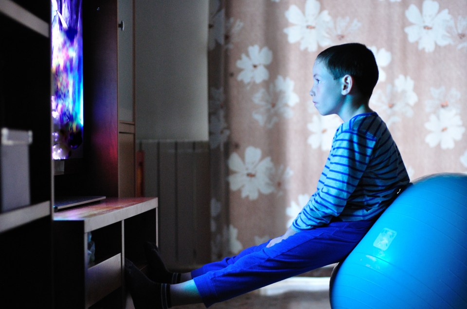  Letting your kids stay up late to watch TV may seem harmless... but the long-term effects could come round and bite them a decade later