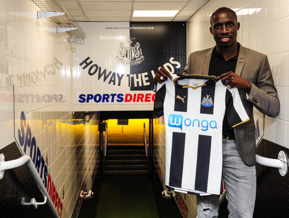  Mohamed Diame swapped the Premier League for Championship side Newcastle