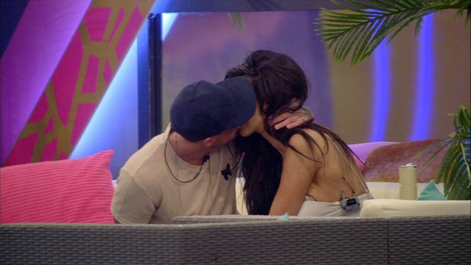  Celebrity Big Brother housemates Stephen Bear and Chloe Khan were caught kissing on the sofa