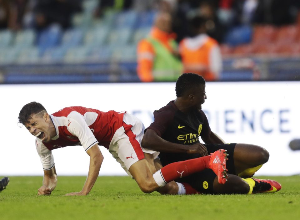  Gabriel suffered ankle ligament damage during the friendly against Manchester City