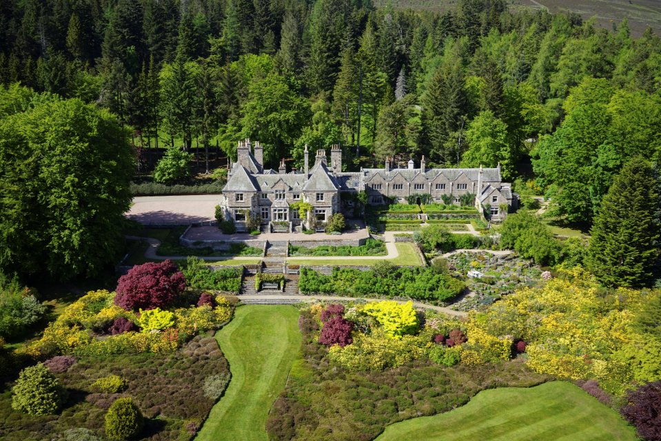  The estate boasts breath-taking views of a number of royal gardens