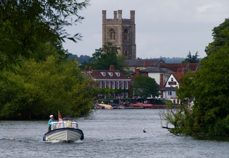  Pushing the boat out: It was a great day for travelling down the River Thames in Oxfordshire earlier